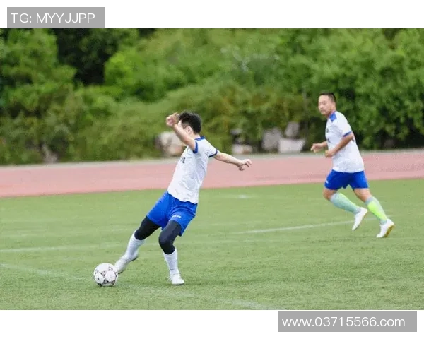 足球全讯：全球赛事动态分析与精彩回顾，助您掌握每一场比赛的精彩瞬间